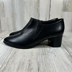 Trotters Black Leather Pointed Toe‎ Women's Pump Comfort Office Mature